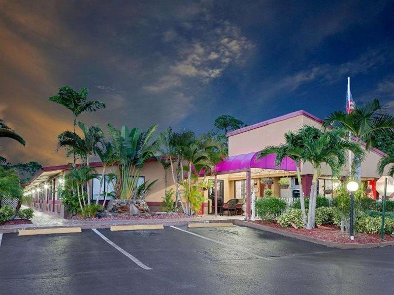 Knights Inn Port Charlotte Exterior photo