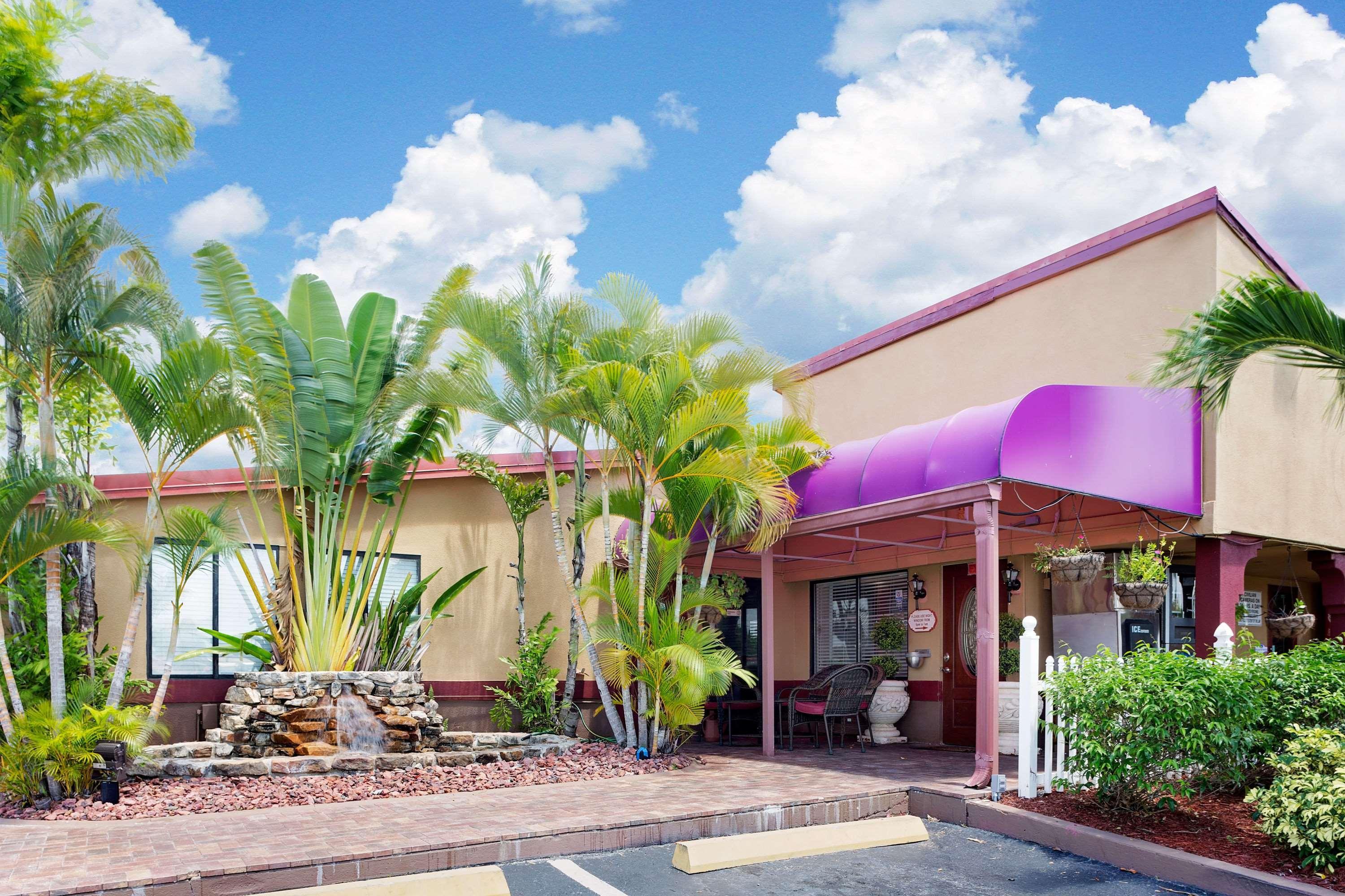 Knights Inn Port Charlotte Exterior photo